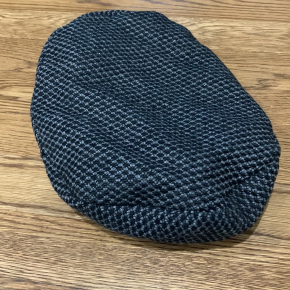 Child size 4 winter coat with matching beret - Picture 4 of 4